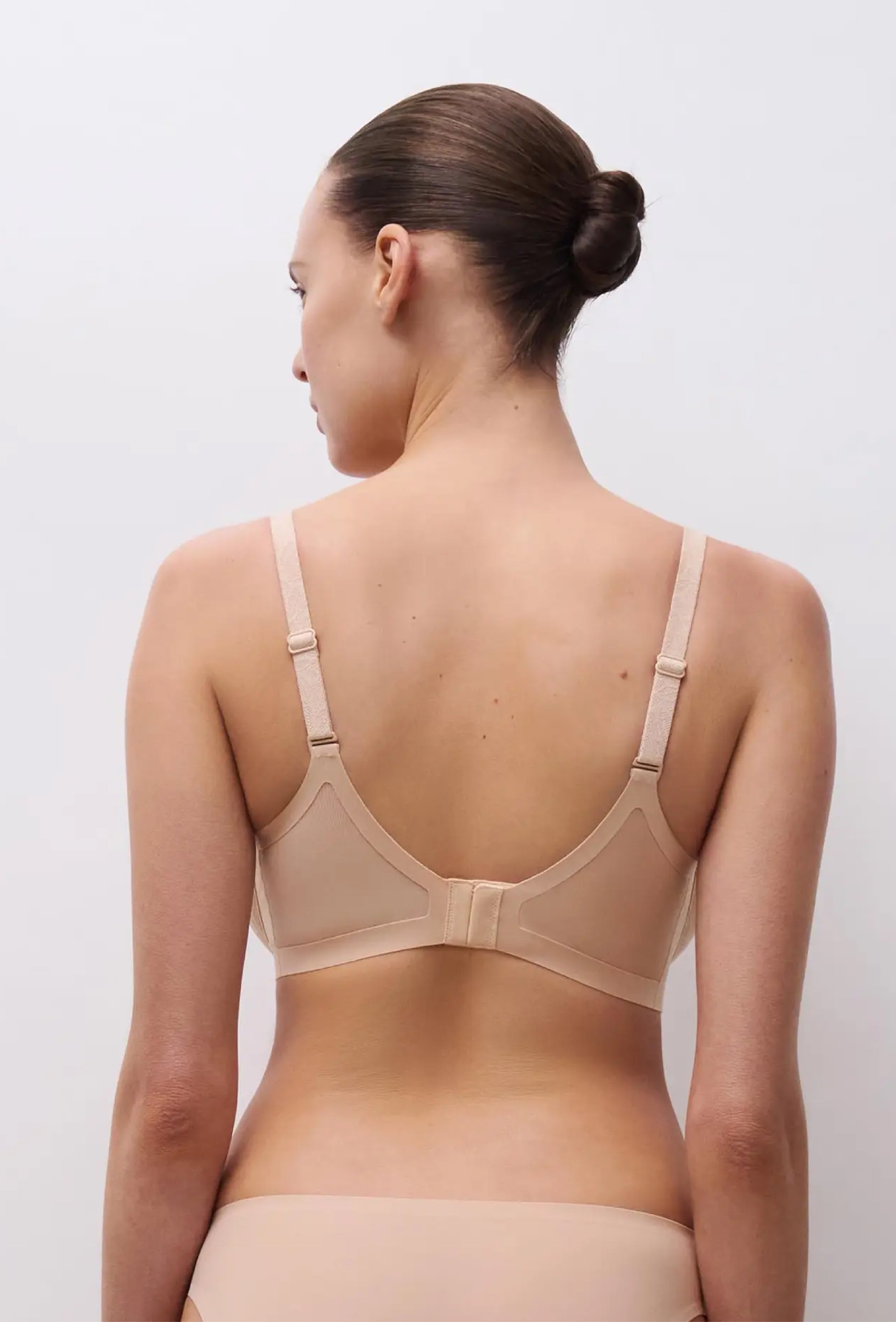 Chantelle Pure Lace Covering Molded Bra