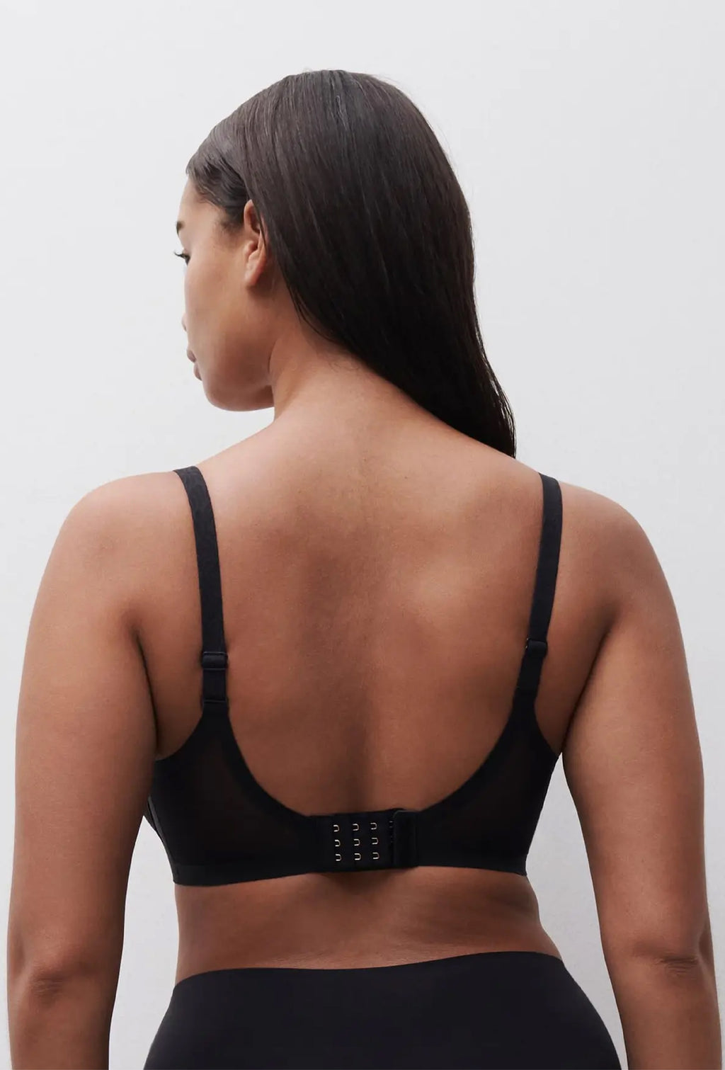 Chantelle Pure Lace Covering Molded Bra
