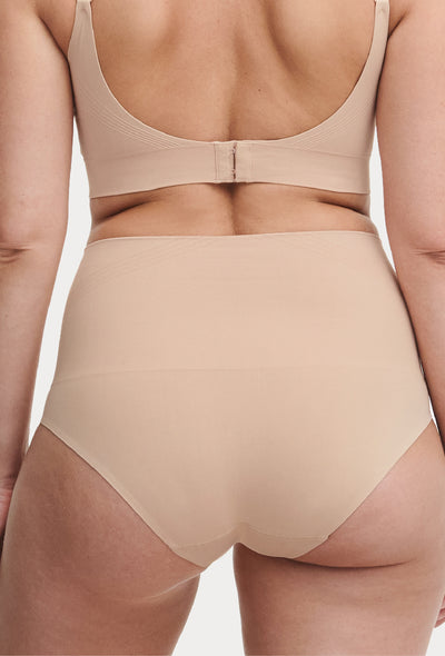 Chantelle Smooth Comfort Sculpting Highwaisted Full Brief