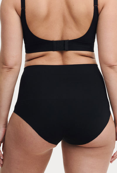 Chantelle Smooth Comfort Sculpting Highwaisted Full Brief