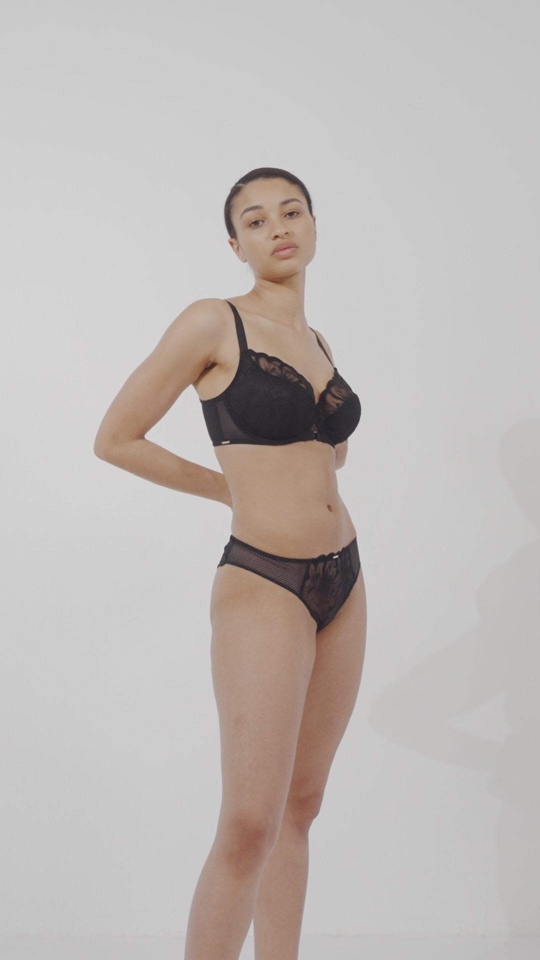 Chantelle Fleurs Covering Underwired Bra